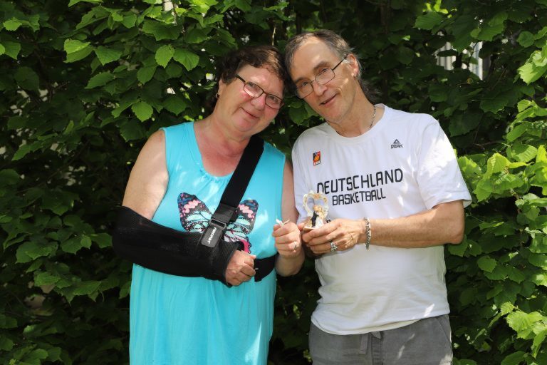 Heidi und Karl Botzang aus der Stiftung Attl feiern Porzellanhochzeit