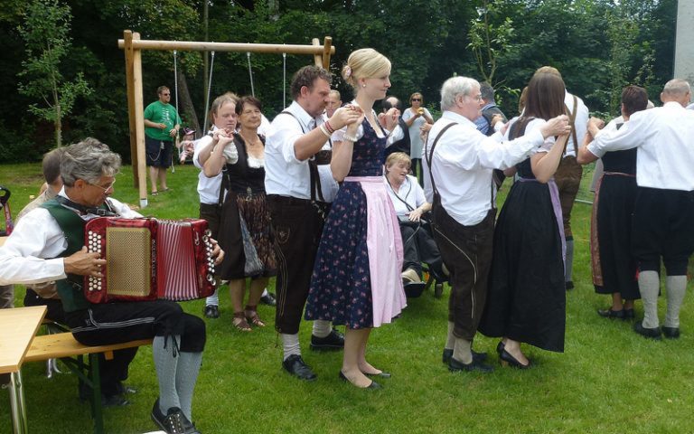 Volks-Tanz